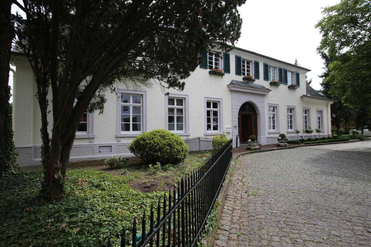 Karolingerhof Hotel Krov Exterior photo